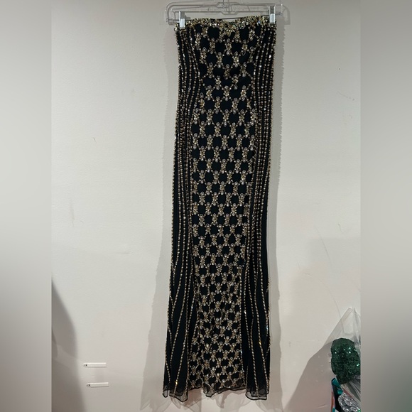 NWT - Mac Duggal ONE OF A KIND Elegant Black and Gold Strapless Dress - Picture 3 of 6